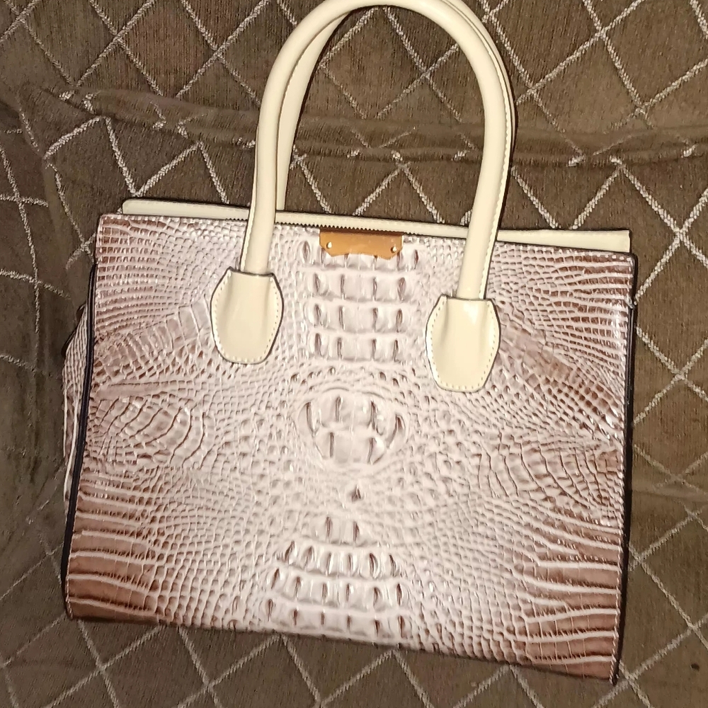Nwot Croc Embossed 4 Pc Set - image 3